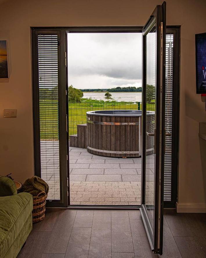 Camping pour 2 personnes, avec Terrasse et Jacuzzi ainsi que Jardin et Piscine