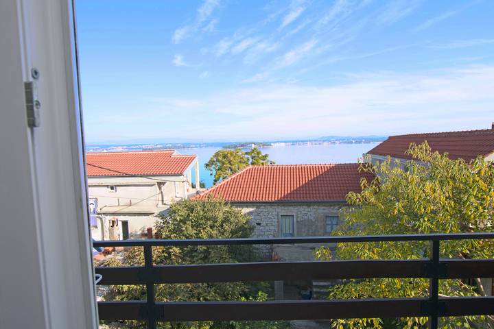 Ferienwohnung für 5 Personen in Tkon