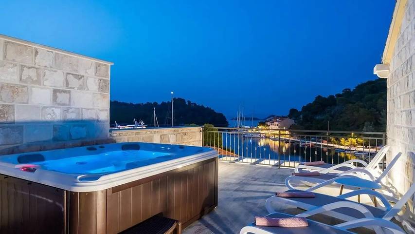 Ferienwohnung für 4 Personen, mit Terrasse und Pool - 1