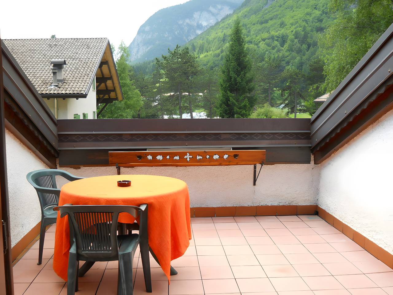 Apartamento entero, Apartamento 'Bianca' con vistas al lago, Wi-Fi y aire acondicionado in Molveno, Grupo Brenta