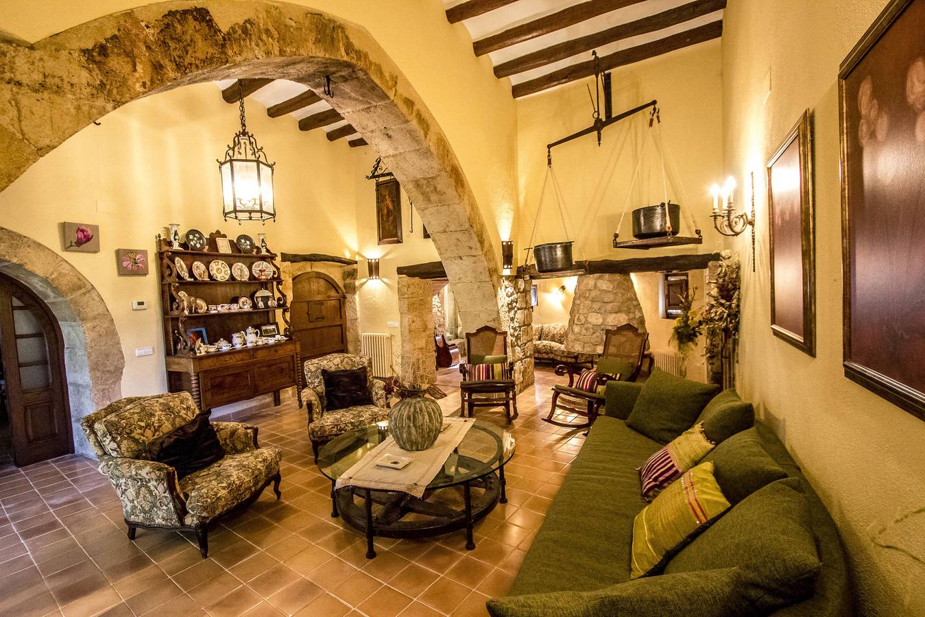 Elegancia atemporal cerca de Bcn, 14min a la playa in Santa Oliva, Costa Dorada