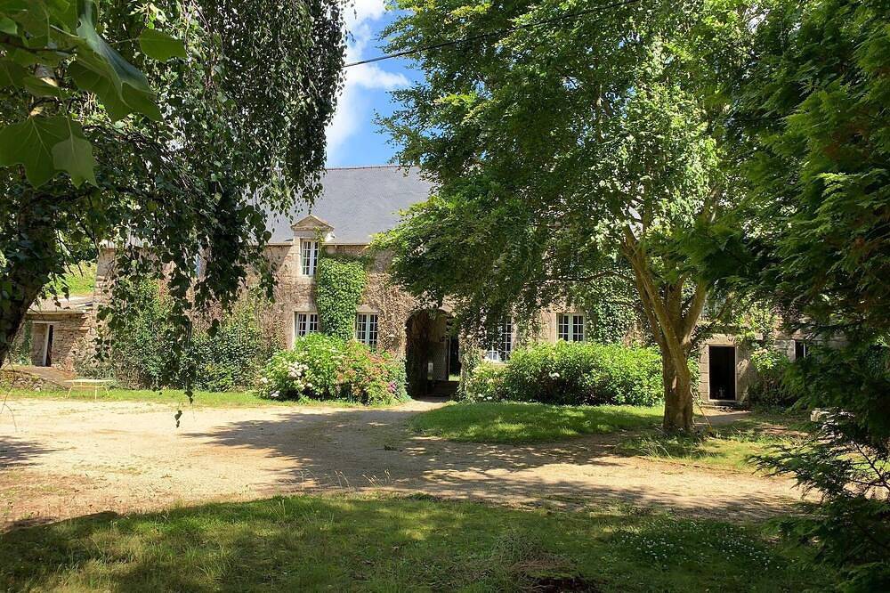 Appartement entier, Propriété Xviième entre la côte de granit rose & Lannion, Studio 27m2 in Saint-Quay-Perros, Côte de Granit Rose