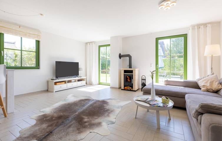 Gemütliche 2-Zimmer-Wohnung mit Terrasse, 1,5 km zum Strand in Rosenhagen, Dassow