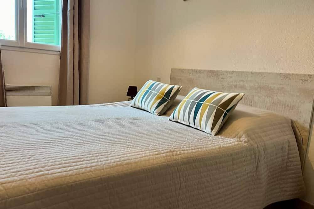Apartamento entero, Apartment 200m from the beach with parking in the heart of Saint Florent! in Saint-Florent, Region de Calvi