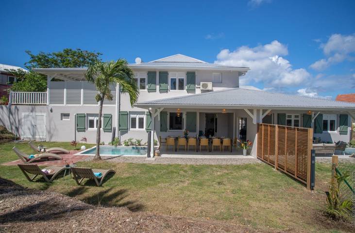 Location de vacances pour 6 personnes, avec terrasse ainsi que jardin et piscine en Martinique - 4