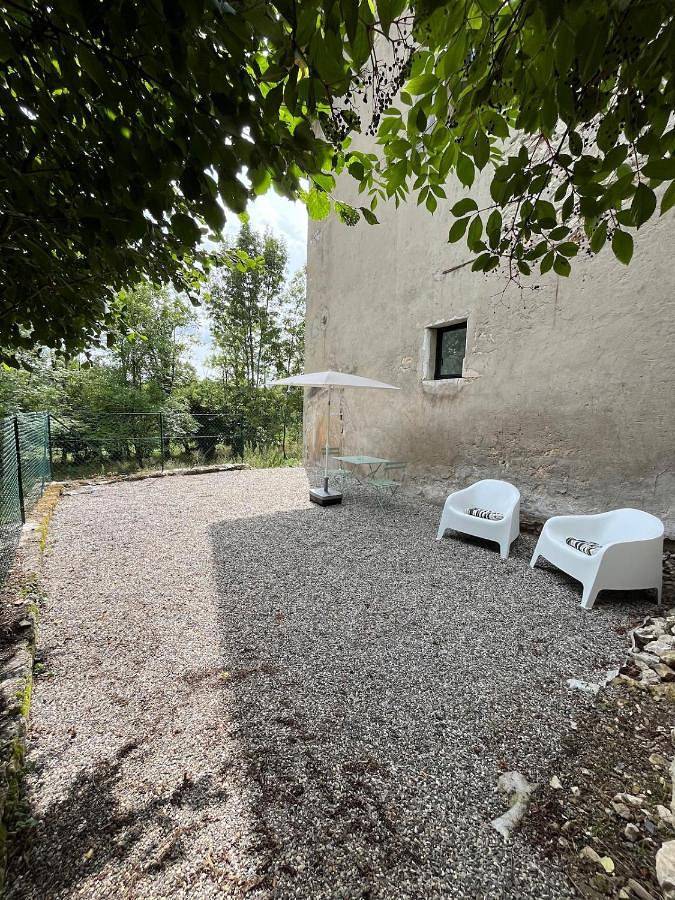 Gîte pour 2 personnes, avec terrasse à Ceyzérieu - 3