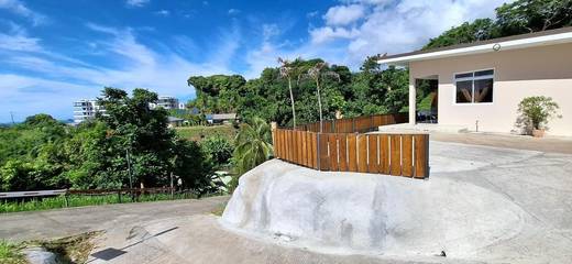 Gîte pour 2 personnes, avec terrasse et vue dans Faa'a