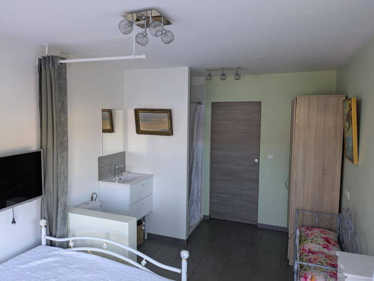 Double Room in Condom, Gers