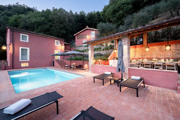 Attico per 10 persone, con giardino e terrazza a Lucca