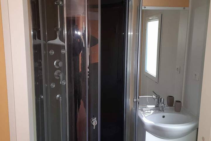 Mobil home pour 5 personnes, animaux acceptés à Montréal (Rhône-Alpes) - 3