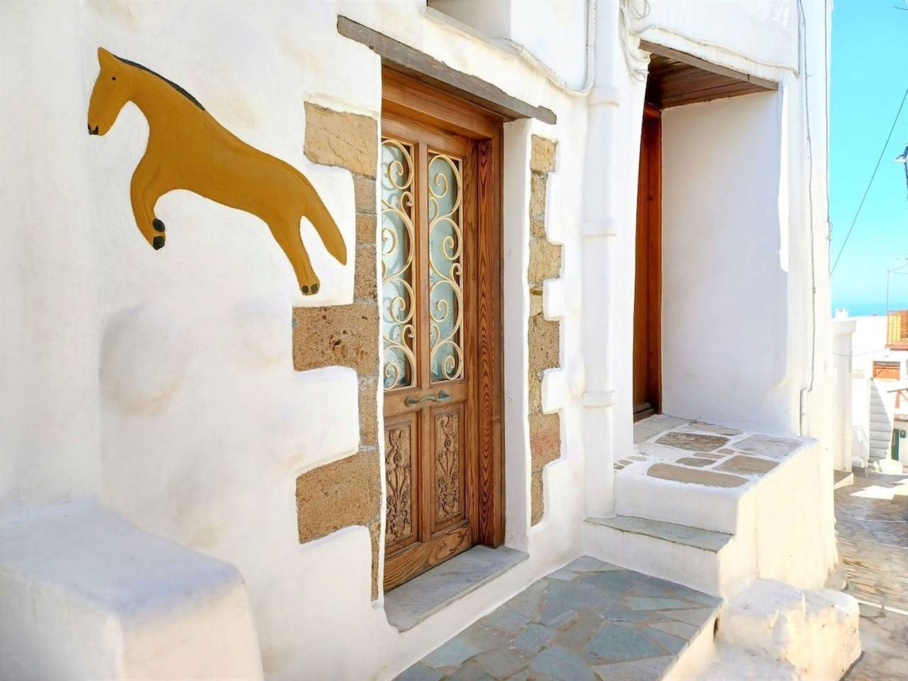 Skyros Bnb, Little Horse in Skyros Town in Skyros