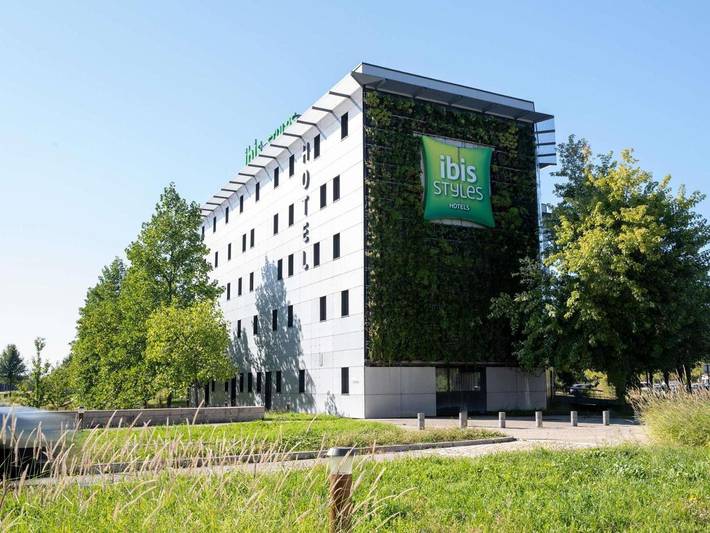 Hôtel pour 3 personnes, avec jardin à Alixan
