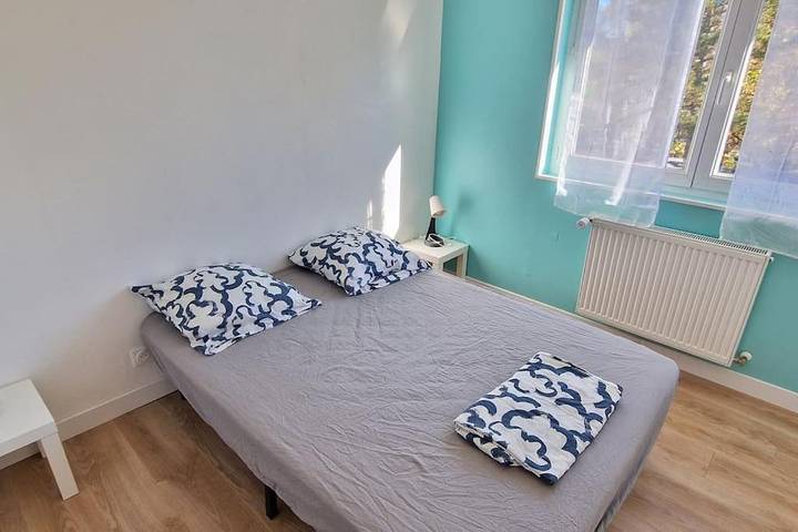 Location de vacances pour 3 personnes, avec vue et jardin à Aurillac - 4