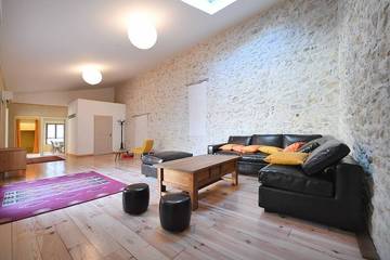 Gîte pour 6 personnes, avec terrasse et piscine à Tornac