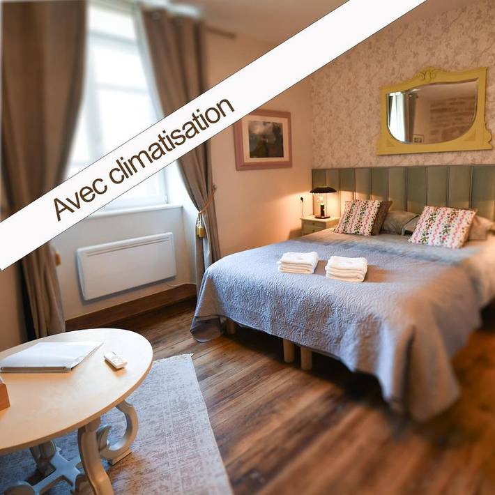 Chambre d’hôte pour 2 personnes, avec vue à Treignac