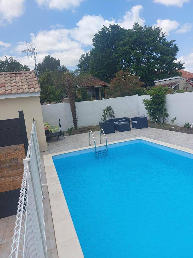 Location de vacances pour 4 personnes, avec jardin et piscine, adapté aux familles à Beychac-et-Caillau - 4