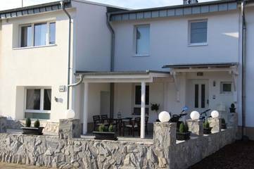 Ferienwohnung für 4 Personen, mit Garten und Ausblick in Mülheim Köln