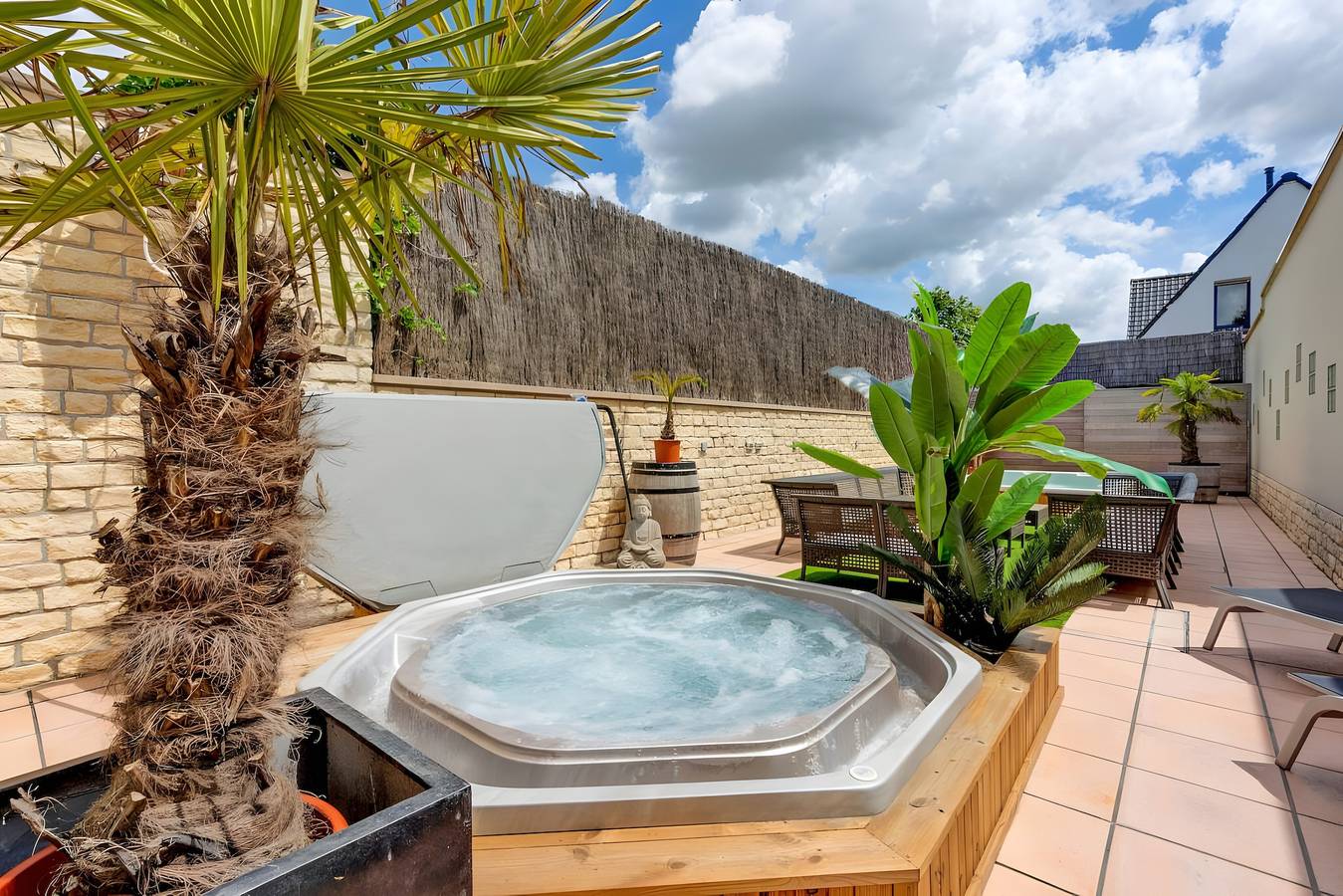 Holiday Home 'Casa-Wellness' with Private Pool, Wi-Fi and Air Conditioning in Avelgem, West Flanders