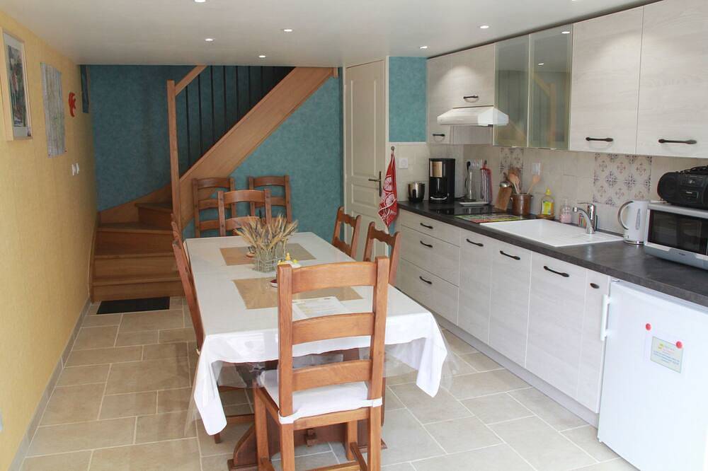 Suite Familiale Hirondelles pour 2 adultes & 2/3 enfants (avec 1 lit en plus) in Huisseau-sur-Cosson, Sologne