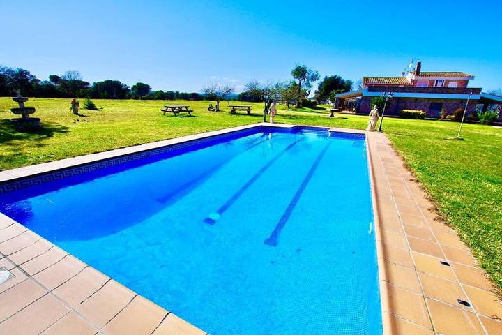 Chalet para 22 personas, con piscina además de jardín y vistas, Se admiten mascotas - 1