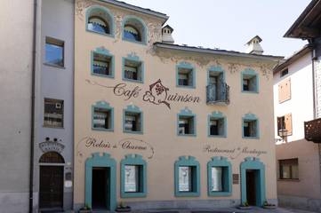 Maison d’hôte pour 2 personnes, avec balcon et jacuzzi dans Morgex