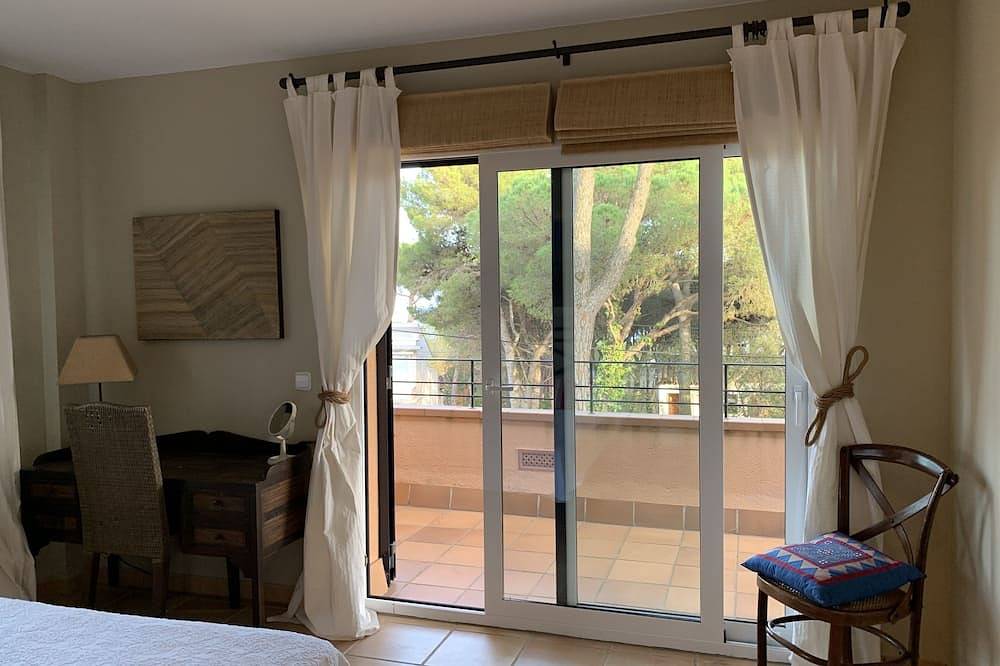 Schitterende villa nabij zee Calella de Palafrugell, tuin en zwembaden in Palafrugell, Costa Brava