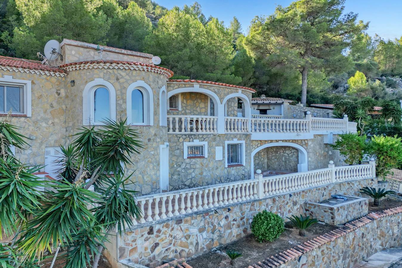 Villa 'Isabella' con piscina privada, Wi-Fi y aire acondicionado in Montgó, Dénia