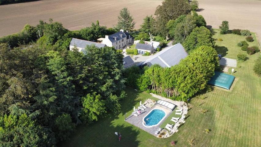 Chambre d’hôte pour 2 personnes, avec Jacuzzi et Terrasse ainsi que Jardin et Piscine dans le Finistère - 2