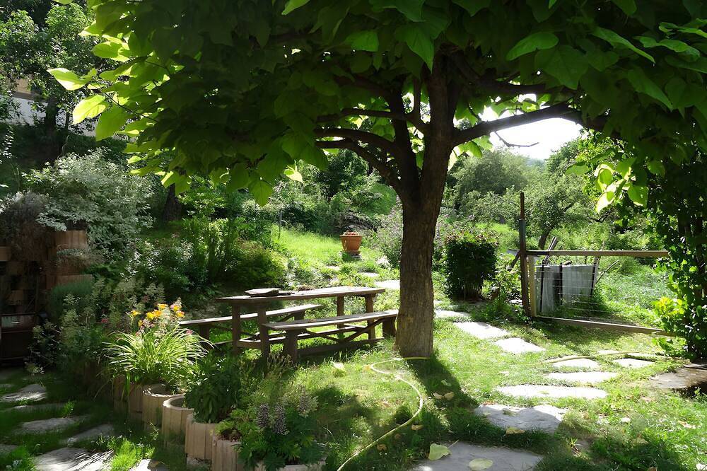 Quiet Independent Accommodation in a Mountain Village in Le Bois, Les Trois Vallées
