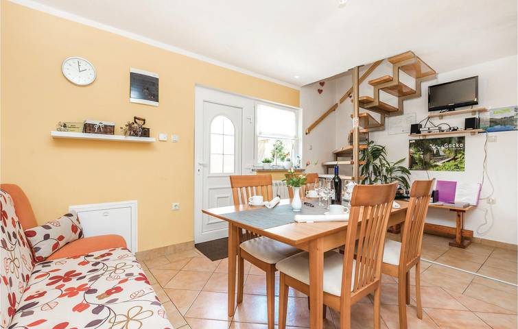 Gemütliche Ferienwohnung mit Terrasse und Grill, 300 m vom Fluss Gacka entfernt in Prozor, Lika-Senj