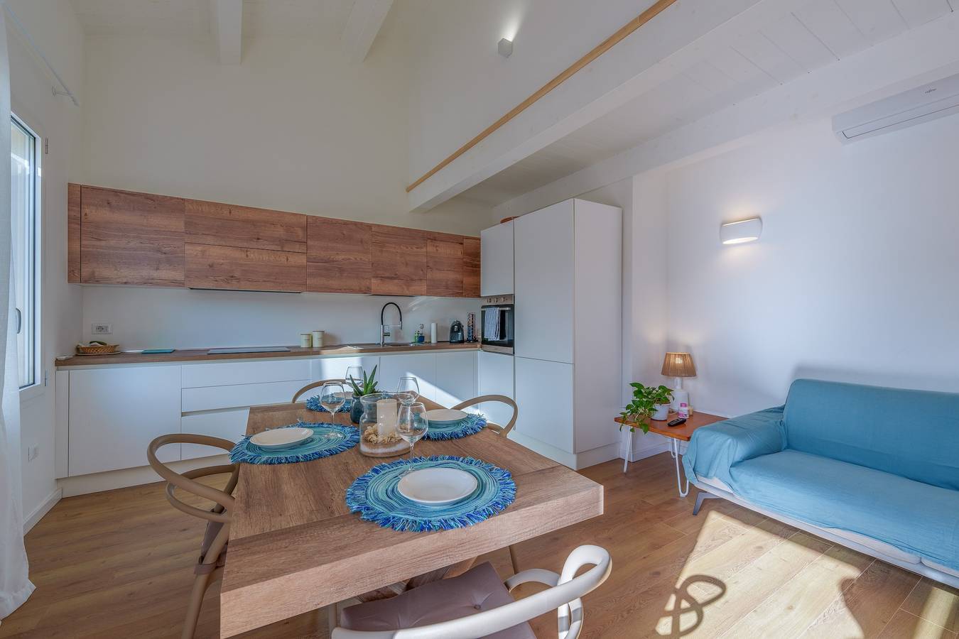 Appartement entier, Appartement « Casa élégante en centre-ville » avec balcon, Wi-Fi et climatisation in Santa Teresa di Gallura, Santa Teresa Gallura