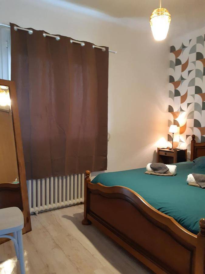 Location de vacances pour 4 personnes, avec Balcon ainsi que Terrasse et Jardin dans La Vallée des Saints
