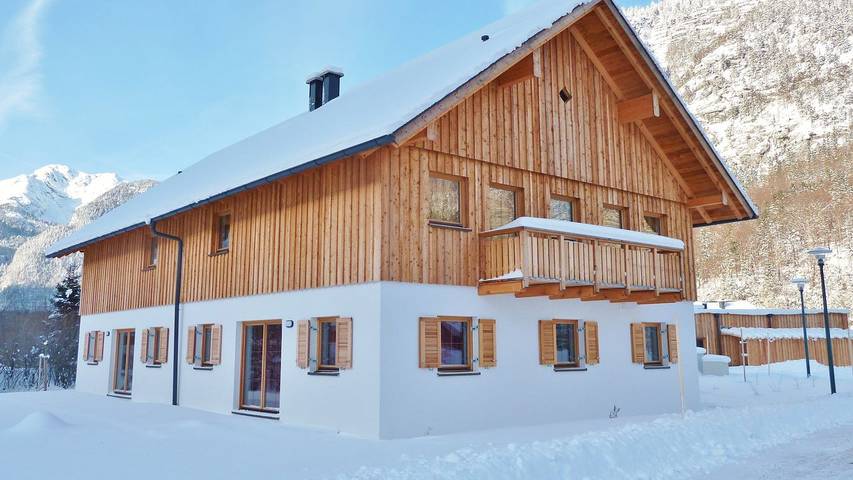 Hütte für 6 Personen, mit Garten und Sauna sowie Pool und Balkon in Obertraun