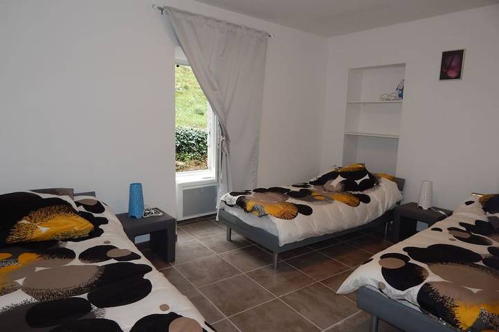 Location de vacances pour 10 personnes, avec piscine ainsi que terrasse et jardin, animaux acceptés à Fabras - 4