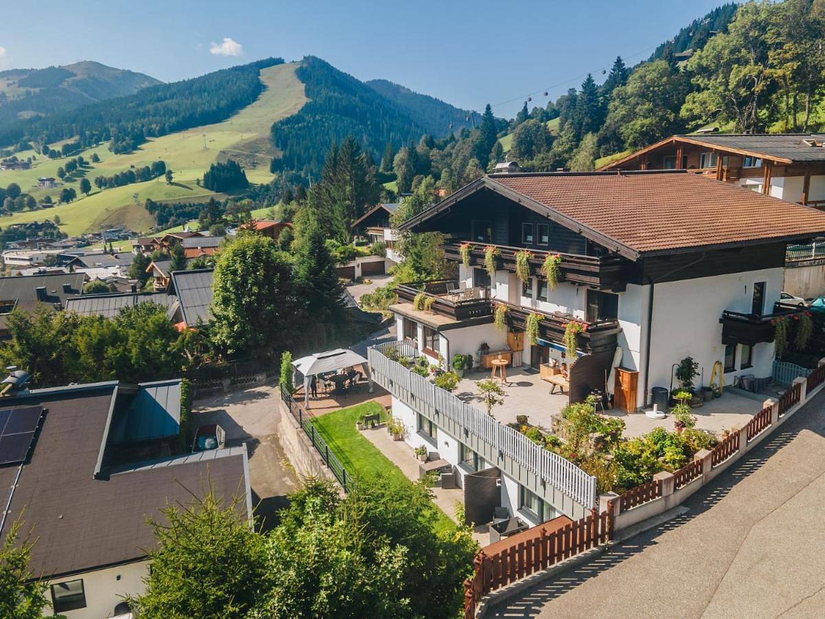 Double Room with Extra Bed and Balcony in Saalbach, Saalbach-Hinterglemm