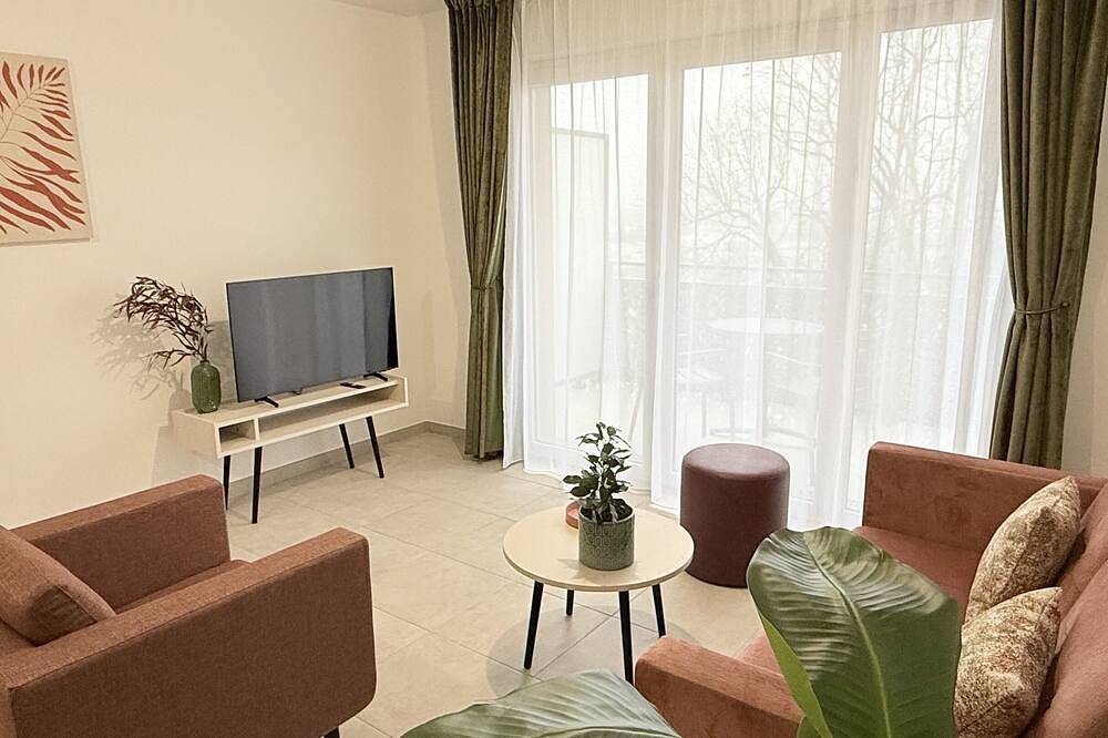 Entire apartment, Apartment-Superior-Ensuite with Shower in Aubenas, Ardèche