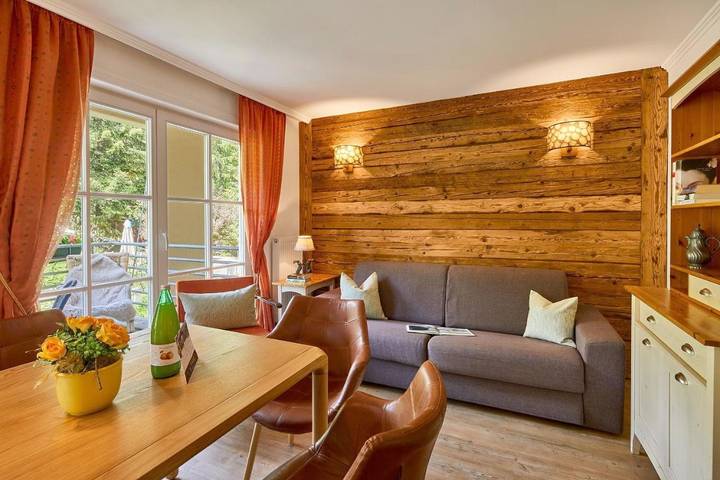 Ferienhaus für 4 Personen, mit Balkon und Terrasse sowie Garten und Pool in La Villa - 4