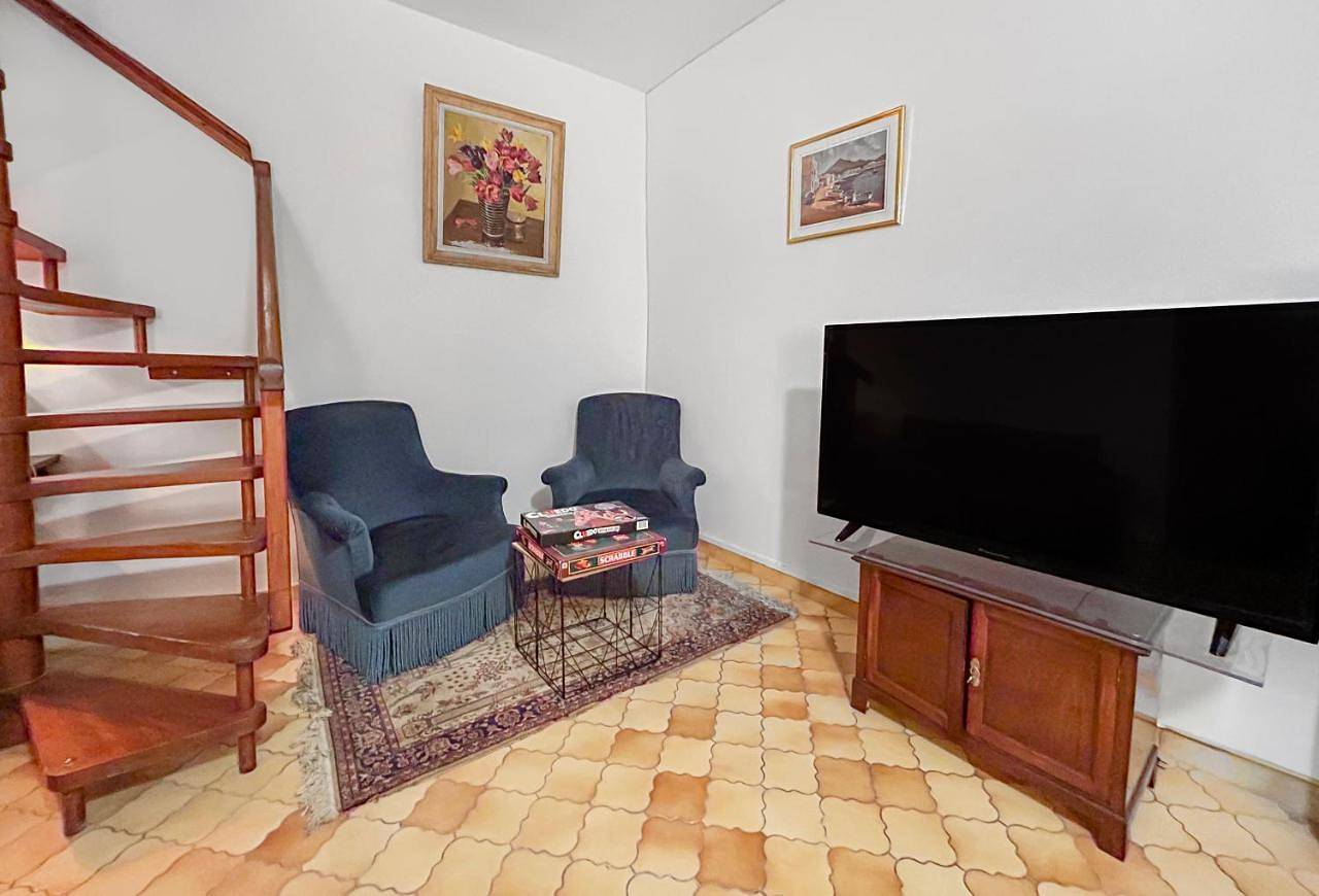Maison rustique avec patio privé in Pau, Béarn