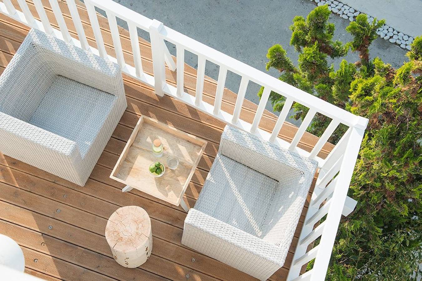 Magnificent Milos Room | Elysia Room | Private Furnished Balcony | Outdoor Dining Area | Prime Location in Pollonia, Milo