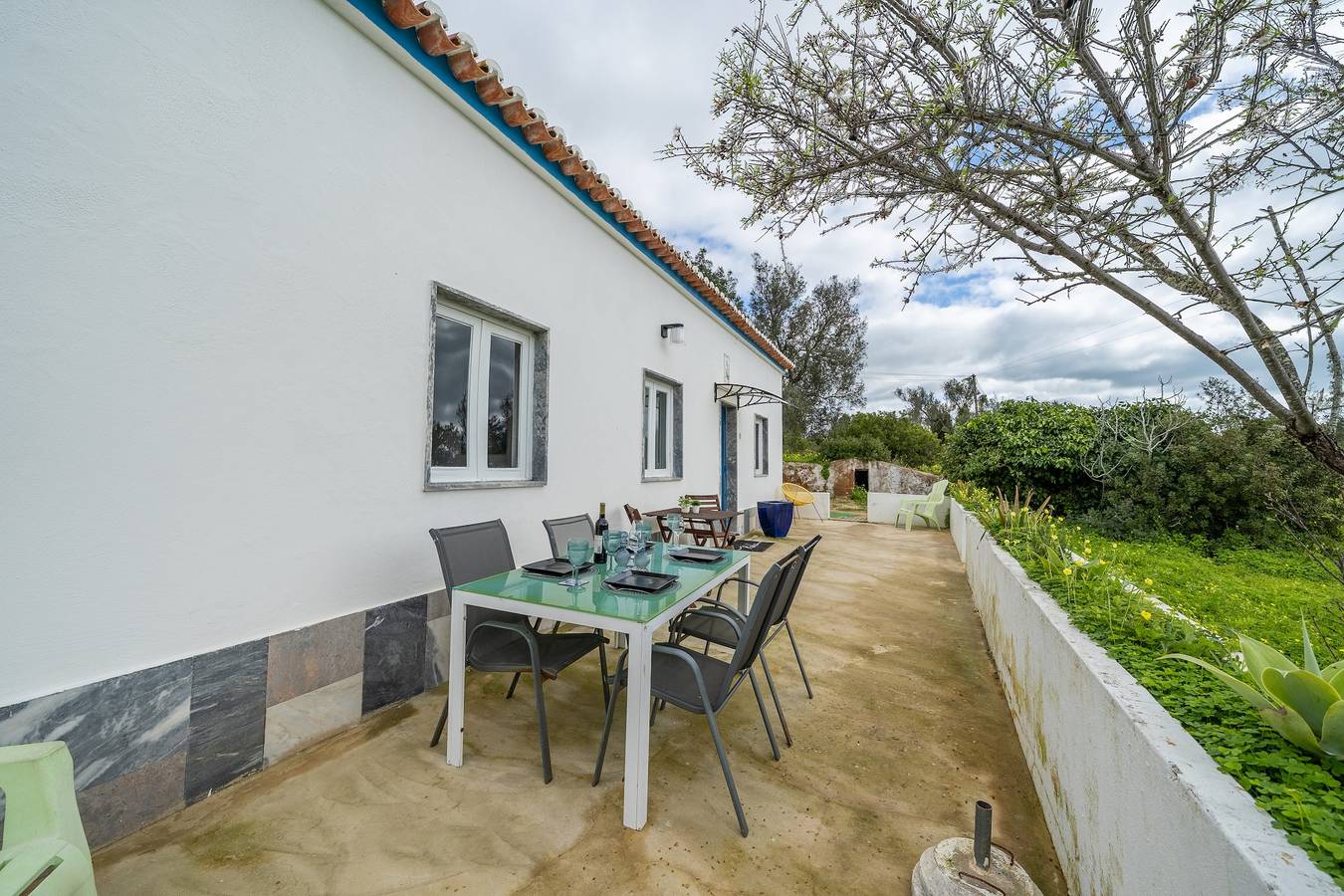 Villa 'Sunrise' com Terraço Privado, Jardim Privado e Wi-Fi in Lagoa, Distrito de Faro