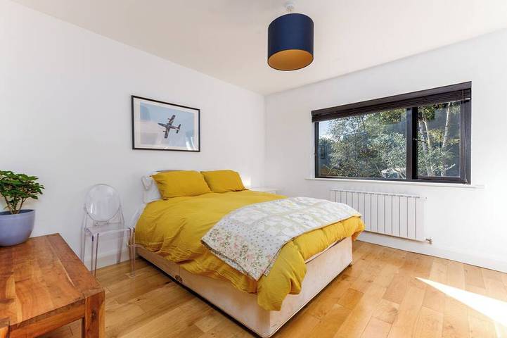 Seaview Grove: Wild Atlantic Way Luxury Escape with 180° views over Lough Foyle. in Inishowen, County Donegal