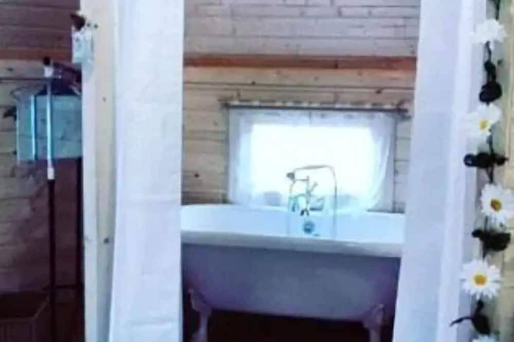 Zecamping 3 étoiles dog friendly sauna cabane Tv 31m2 2 pers in Priziac, Pontivy und Umgebung