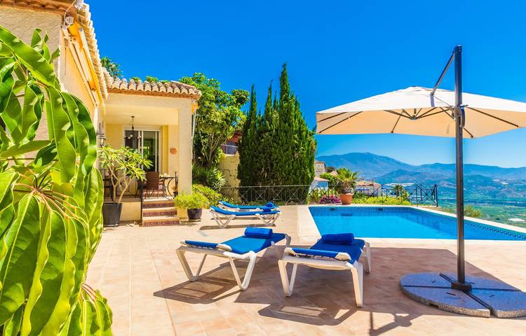 Villa 'Aura' mit Meerblick, WLAN und Klimaanlage in Salobreña, Costa Tropical