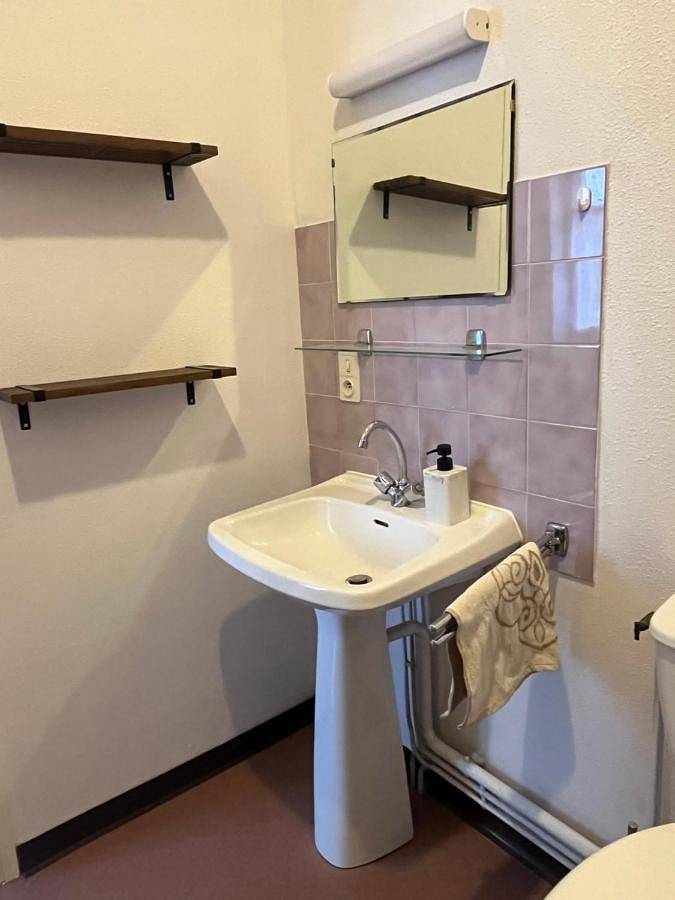 Gîte pour 2 personnes, avec jardin et vue à Salmiech - 2