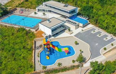 Ferienhaus für 20 Personen, mit Garten und Terrasse sowie Pool und Sauna an der Makarska Riviera