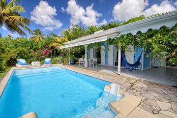 Villa for 6 Guests in Saint-Pierre, French West Indies, Picture 1