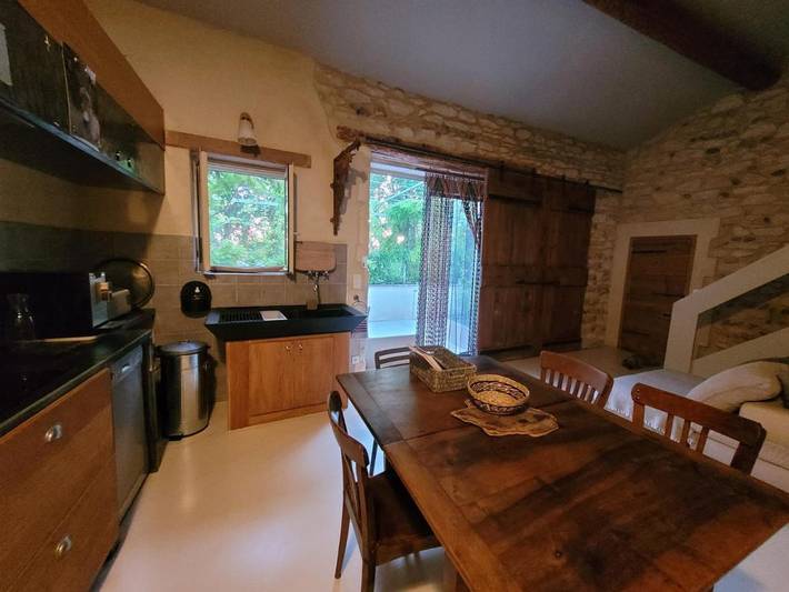 Gîte pour 6 personnes, avec vue ainsi que jardin et piscine, animaux acceptés à Eyragues - 2