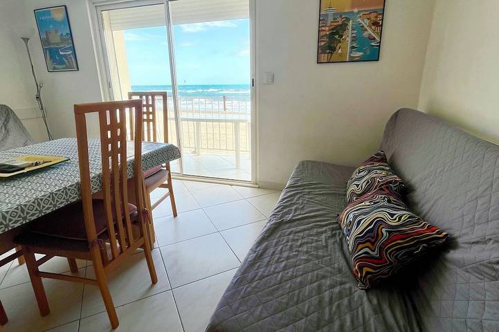 Apartamento entero, Bonito estudio con vista al mar y acceso directo a la playa. in Palavas-les-Flots, Costa mediterránea (Francia)