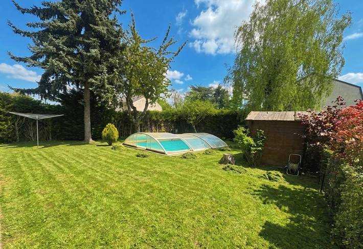 Location de vacances pour 12 personnes, avec jacuzzi ainsi que jardin et piscine à Bondoufle - 2