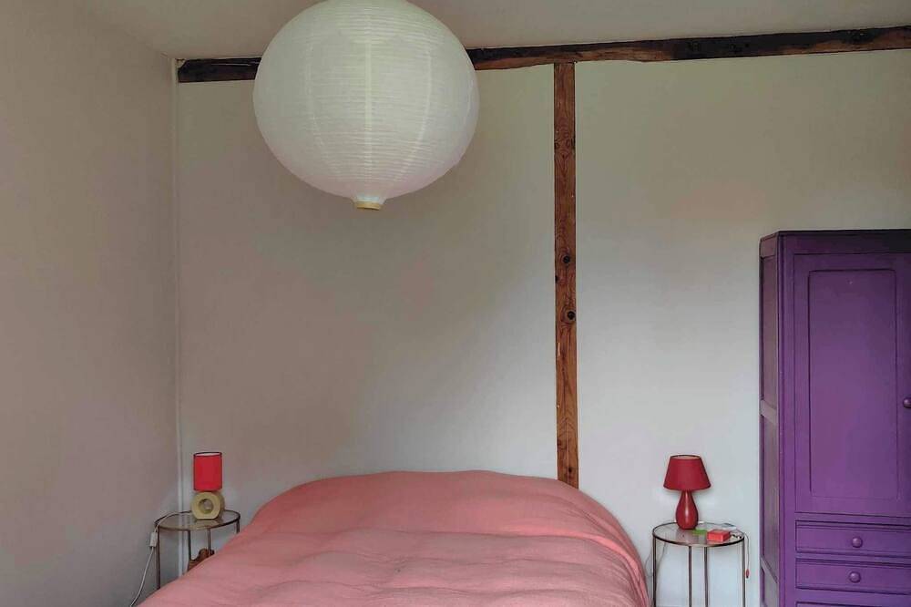 Maison de Village, Chaleureuse et Confortable, Lacs de Haute Charente in Massignac, Charente